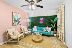 Pet-Friendly Condo near Downtown UF and Shands